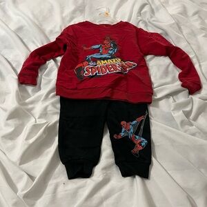 Spider-Man set size 4 new without tags